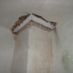 Příklad ochrany dřevěného stropu od vyfrézovaného komína vyvložkovaného následně nerezem